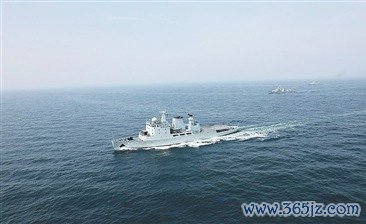 舟师某舰开展海上教悔。吴坤龙摄